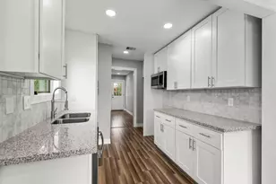5210 Pickfair St, Houston, TX 77026 - Photo 7