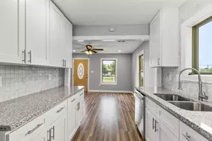 5210 Pickfair St, Houston, TX 77026 - Photo 3