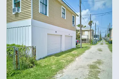 1709 Avenue N 1/2, Galveston, TX 77550 - Photo 31