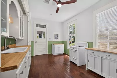 1709 Avenue N 1/2, Galveston, TX 77550 - Photo 11