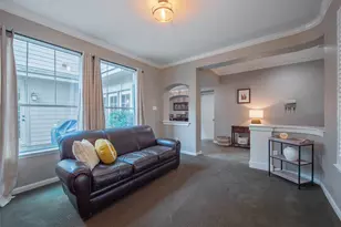 110 S Longsford Cir, The Woodlands, TX 77382 - Photo 3