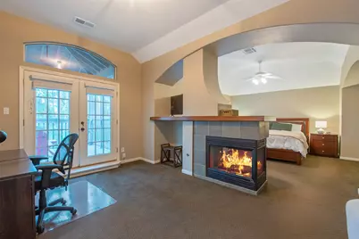 110 S Longsford Circle, The Woodlands, TX 77382 - Photo 15