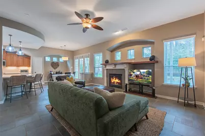 110 S Longsford Circle, The Woodlands, TX 77382 - Photo 11