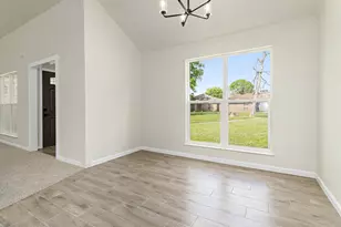 2 Sandelwood Trl Trail, Beaumont, TX 77706 - Photo 11