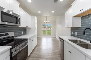 2 Sandelwood Trl Trail, Beaumont, TX 77706 - Photo 13