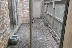 7622 Teal Run Dr, Houston, TX 77071 - Photo 9