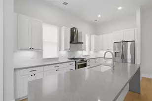 1005 Kern St, Houston, TX 77009 - Photo 9