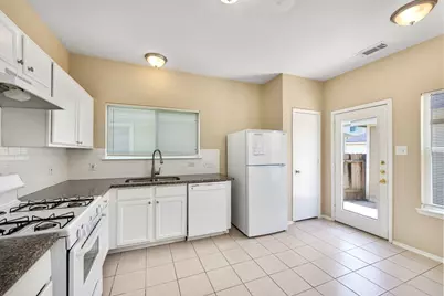 6158 Settlers Lake Circle E, Katy, TX 77449 - Photo 15