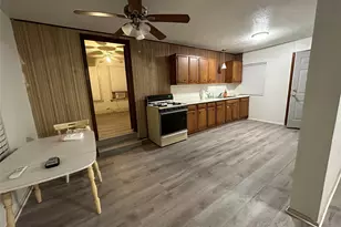 618 S 6th St, Kenedy, TX 78119 - Photo 5