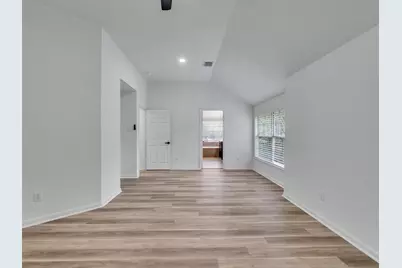 138 N Dreamweaver Circle, The Woodlands, TX 77380 - Photo 33
