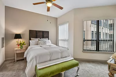 1901 Post Oak Boulevard #2607, Houston, TX 77056 - Photo 15