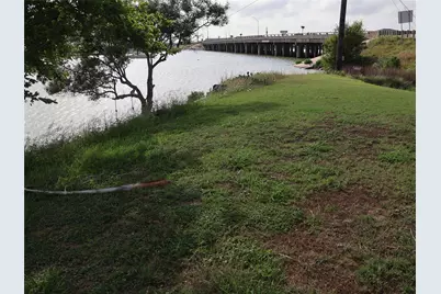 3401 Highway 6, Hitchcock, TX 77563 - Photo 11