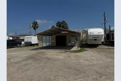 3401 Highway 6, Hitchcock, TX 77563 - Photo 19