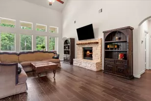 2077 Brookmont Dr, Conroe, TX 77301 - Photo 9