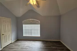 5739 Henniker Dr, Houston, TX 77041 - Photo 17
