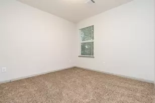 910 Shady Ln, Conroe, TX 77301 - Photo 15