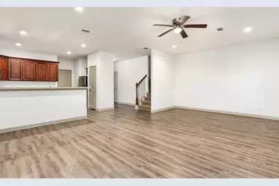 910 Shady Lane #B, Conroe, TX 77301 - Photo 11