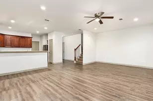 910 Shady Ln, Conroe, TX 77301 - Photo 11