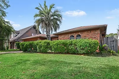 807 Voyager Drive, Houston, TX 77062 - Photo 3