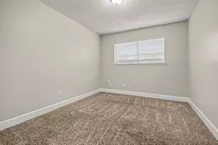 807 Voyager Dr, Houston, TX 77062 - Photo 15
