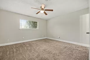 807 Voyager Dr, Houston, TX 77062 - Photo 17