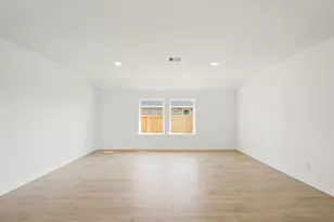 15118 Cibolo Ln, Baytown, TX 77523 - Photo 9