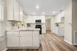 15703 Maple Manor Dr, Houston, TX 77095 - Photo 9