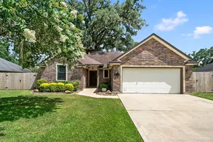 235 Wentworth Dr, West Columbia, TX 77486 - Photo 1