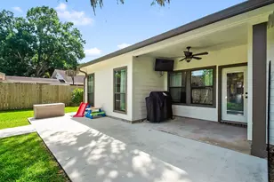 235 Wentworth Dr, West Columbia, TX 77486 - Photo 23