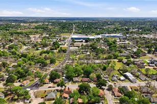805 E Academy St, Brenham, TX 77833 - Photo 29