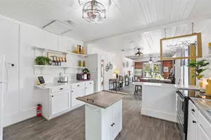 805 E Academy St, Brenham, TX 77833 - Photo 9