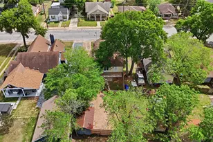 805 E Academy St, Brenham, TX 77833 - Photo 25