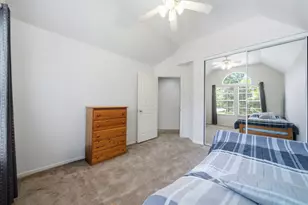 96 E Lakeridge Dr, The Woodlands, TX 77381 - Photo 27