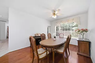 96 E Lakeridge Dr, The Woodlands, TX 77381 - Photo 9