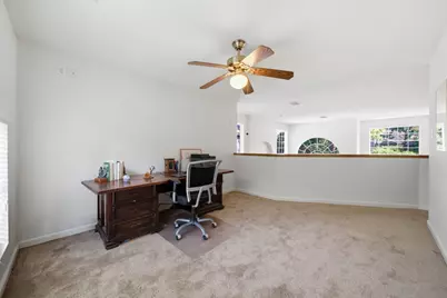96 E Lakeridge Drive, The Woodlands, TX 77381 - Photo 19