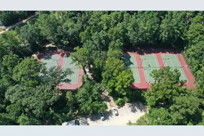 96 E Lakeridge Drive, The Woodlands, TX 77381 - Photo 37