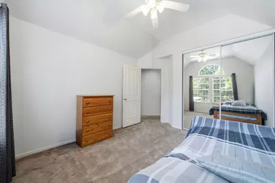 96 E Lakeridge Drive, The Woodlands, TX 77381 - Photo 27