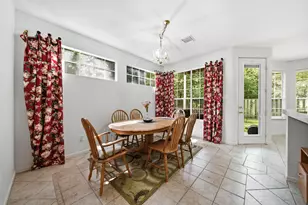 96 E Lakeridge Dr, The Woodlands, TX 77381 - Photo 15