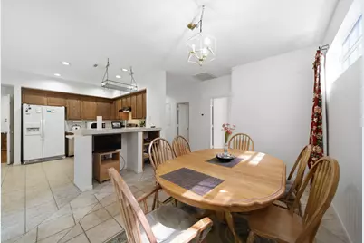 96 E Lakeridge Drive, The Woodlands, TX 77381 - Photo 15