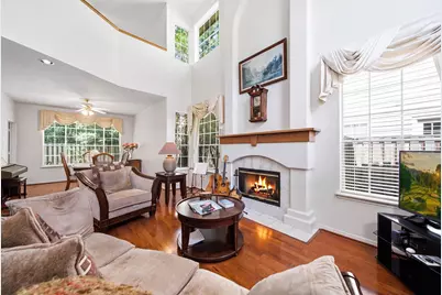 96 E Lakeridge Drive, The Woodlands, TX 77381 - Photo 5