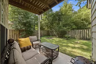 96 E Lakeridge Dr, The Woodlands, TX 77381 - Photo 31