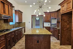 5027 Creekmont Dr, Houston, TX 77091 - Photo 5
