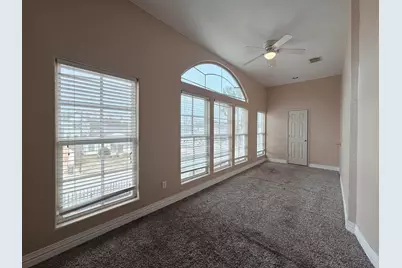 5027 Creekmont Drive, Houston, TX 77091 - Photo 17