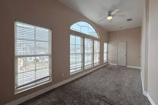 5027 Creekmont Dr, Houston, TX 77091 - Photo 17