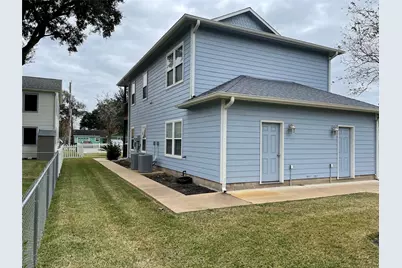 1018 S Booth Lane, Alvin, TX 77511 - Photo 17