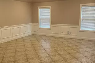 1018 S Booth Ln, Alvin, TX 77511 - Photo 5