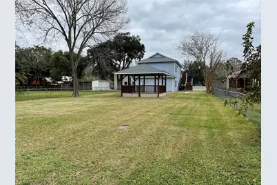 1018 S Booth Lane, Alvin, TX 77511 - Photo 19