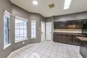 2509 S Mission Cir, Friendswood, TX 77546 - Photo 13
