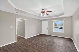 1402 Western Oaks Ct, Bryan, TX 77807 - Photo 5