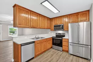 1402 Western Oaks Ct, Bryan, TX 77807 - Photo 9